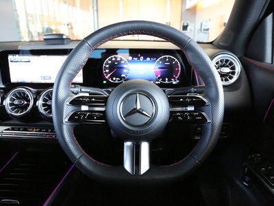 MERCEDES-BENZ GLB - 9