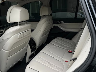 صورة 10 لـ 2025 BMW X5