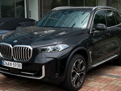 صورة 1 لـ 2025 BMW X5