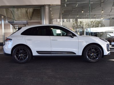 PORSCHE MACAN - 4