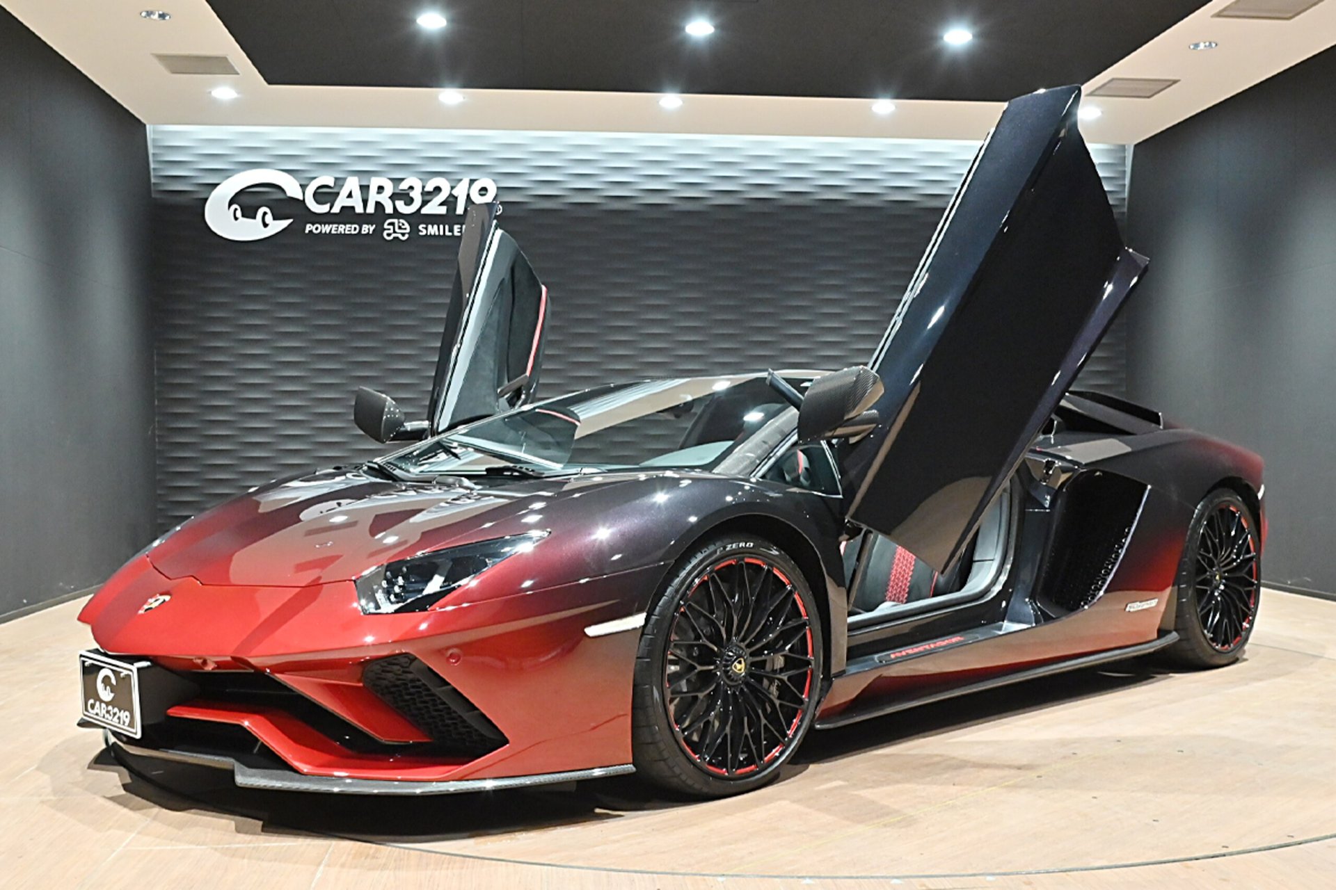 LAMBORGHINI AVENTADOR ROADSTER - View 1