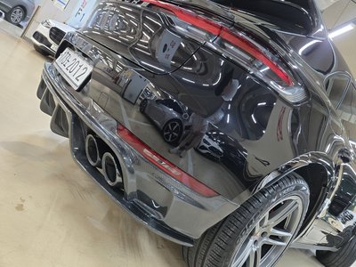PORSCHE MACAN - 7