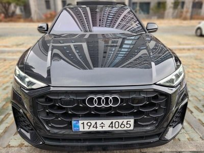 AUDI Q8 - 1