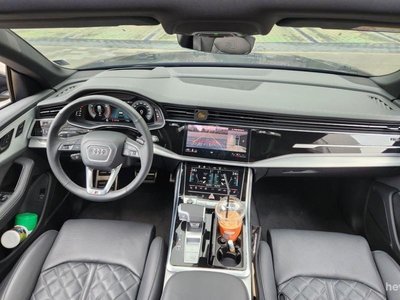 AUDI Q8 - 4