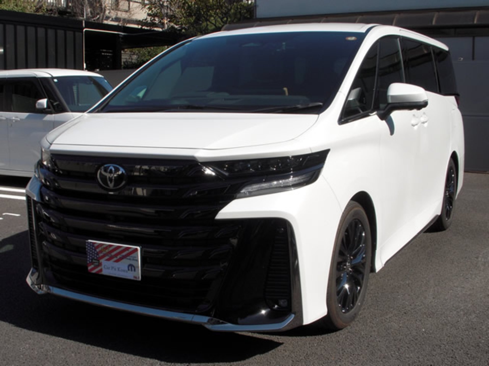 TOYOTA VELLFIRE - View 1