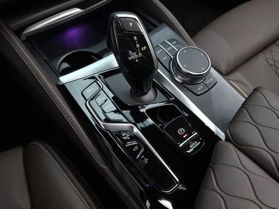 BMW 6 SERIES GT - 9