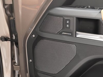 2023 LAND Rover DEFENDER photo 5