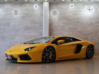 LAMBORGHINI AVENTADOR - 3