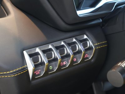 2012 Lamborghini AVENTADOR — миниатюра 38