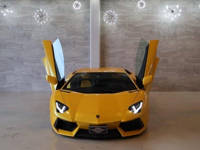 LAMBORGHINI AVENTADOR - 5