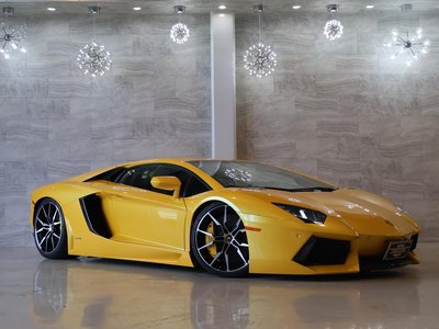 LAMBORGHINI AVENTADOR - 8