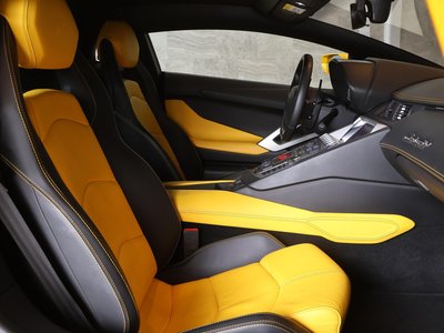 2012 Lamborghini AVENTADOR — миниатюра 24