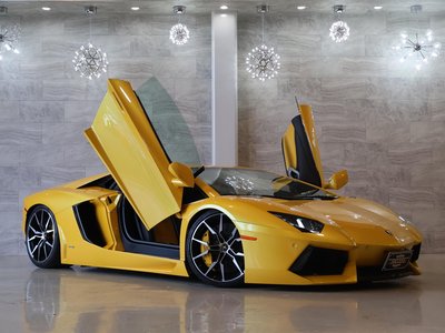 LAMBORGHINI AVENTADOR - 7