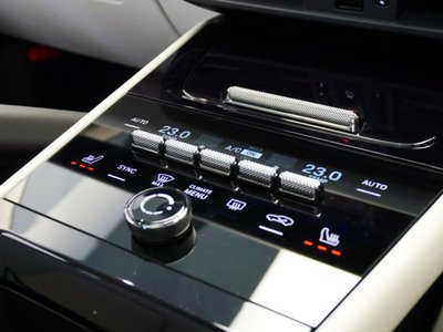 صورة مصغرة 13 لـ 2025 Porsche CAYENNE