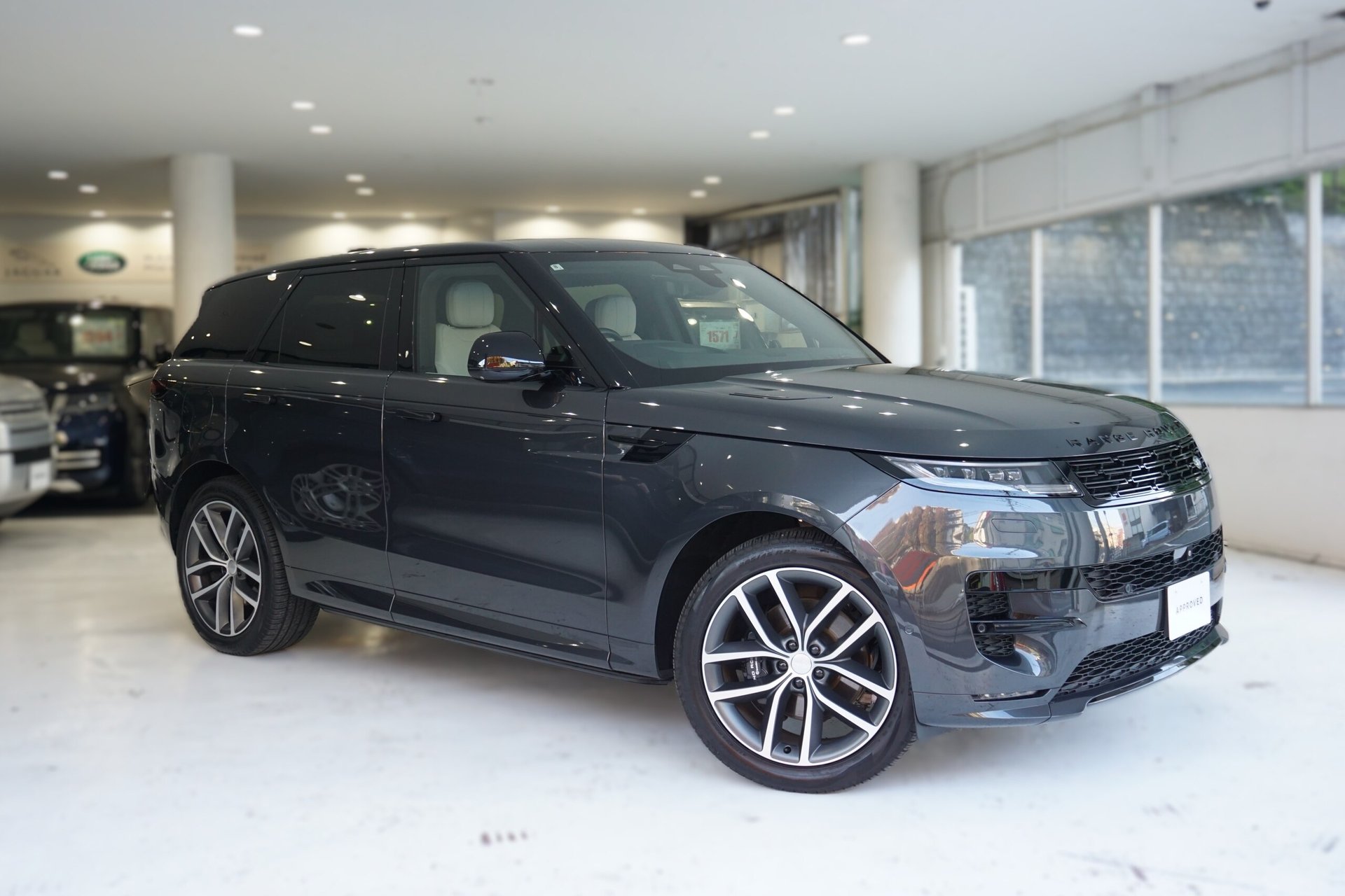 LAND ROVER RANGE ROVER SPORT - View 1
