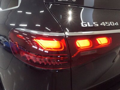 MERCEDES-BENZ GLS - 7