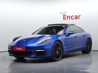 PORSCHE PANAMERA