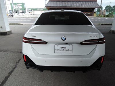 2026 BMW 5 SERIES 照片 6