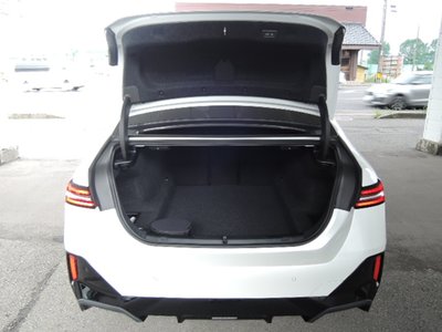 2026 BMW 5 SERIES 缩略图 19