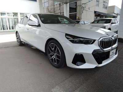 2026 BMW 5 SERIES 照片 3