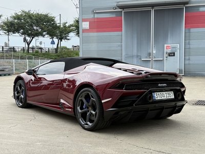 2022 Lamborghini HURACAN — фото 4