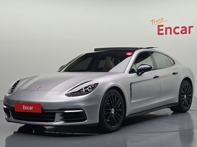 PORSCHE PANAMERA - 1