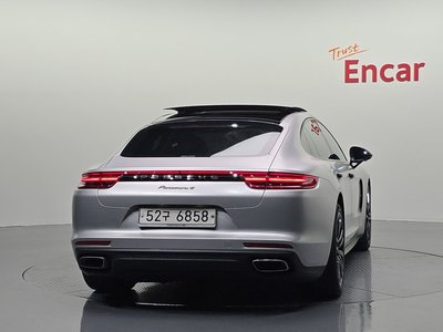 PORSCHE PANAMERA - 3