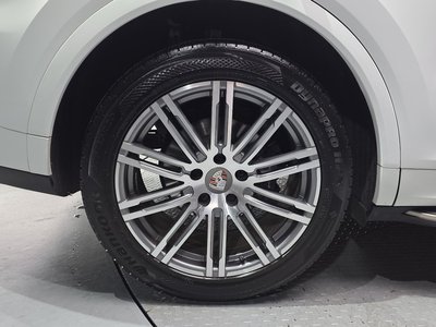 2019 Porsche CAYENNE photo 6