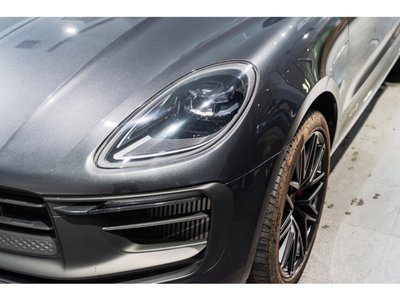 PORSCHE MACAN - 8