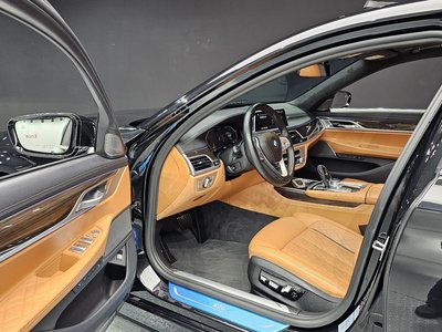 BMW 7 SERIES - 8