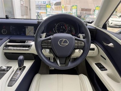 صورة 13 لـ 2022 Lexus LC CONVERTIBLE