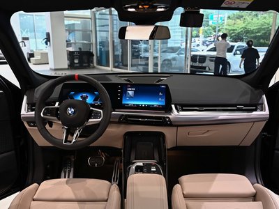 صورة 8 لـ 2025 BMW X1