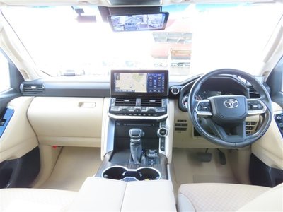 TOYOTA LAND CRUISER - 8
