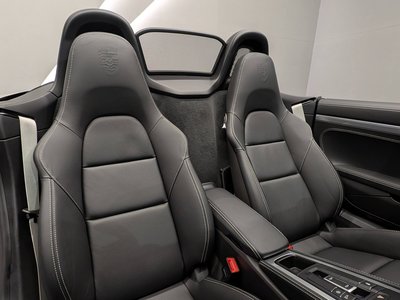 2025 Porsche 718 缩略图 14