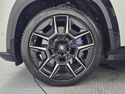 صورة 6 لـ 2023 BMW XM