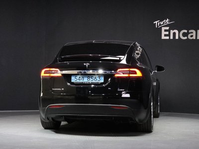 TESLA MODEL X - 3