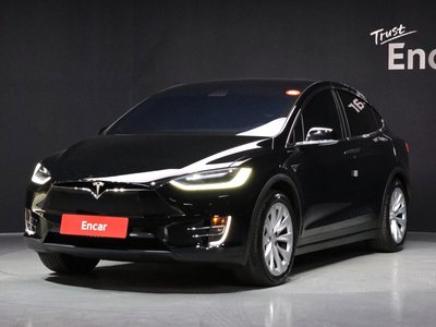 TESLA MODEL X - 1