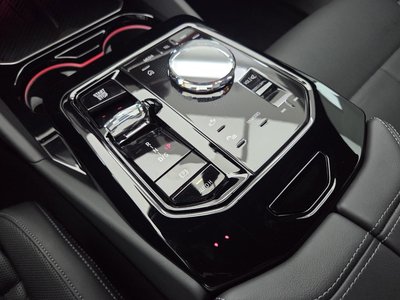 2026 BMW 5 SERIES — фото 9