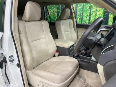 TOYOTA LAND CRUISER PRADO - 8