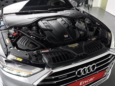 AUDI A8 - 7