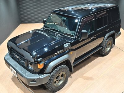 TOYOTA LAND CRUISER 70 - 7