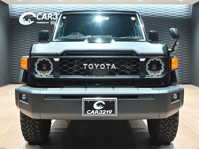 TOYOTA LAND CRUISER 70 - 3