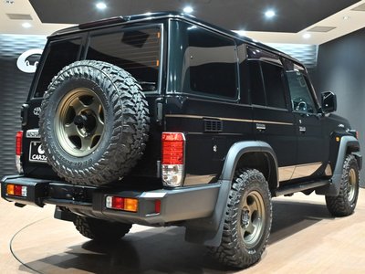 TOYOTA LAND CRUISER 70 - 2