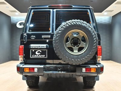 TOYOTA LAND CRUISER 70 - 4