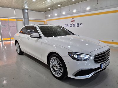 MERCEDES-BENZ E-CLASS - 3