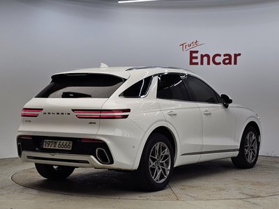 صورة 4 لـ 2022 Genesis GV70