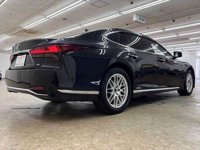 2021 Lexus LS thumbnail 18