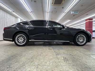 2021 Lexus LS thumbnail 16