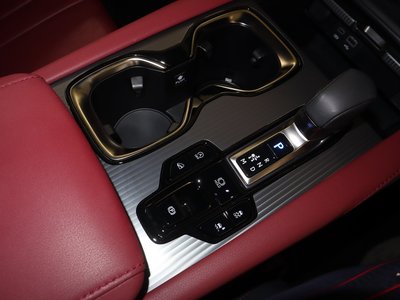 صورة مصغرة 17 لـ 2023 Lexus RX