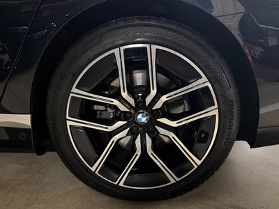 BMW I7 - 6